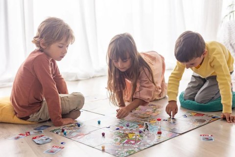 Trefl Gra planszowa rodzinna Spy Guy Rodzina Treflików Zimowa edycja Trefl 02516