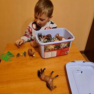 Luxma Zestaw figurek zwierząt 48 szt. farma zwierzęta dzikie safari w kuferku