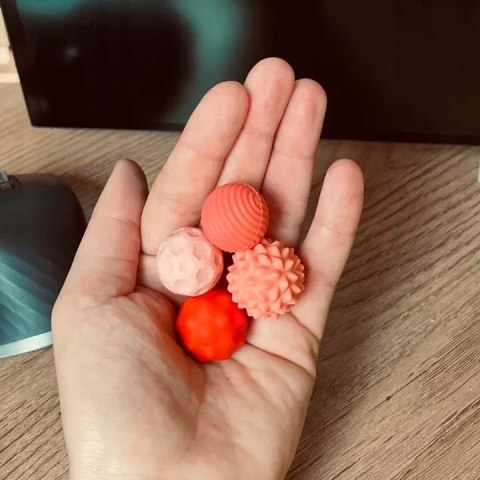 Luxma Magnetyczne kulki sensoryczne antystresowe z etui ADHD ASD SI 4 szt różowe