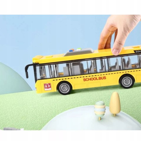 Luxma Duży szkolny autobus otwierane drzwi dźwięki światła 1:16 3+ WY910A Luxma Duży szkolny autobus otwierane drzwi dźwięki światła 1:16 3+ WY910A