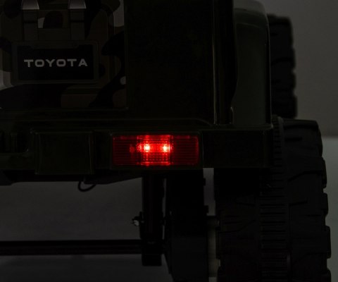 Milly Mally Milly Mally Pojazd na akumulator Toyota FJ Cruiser Army Milly Mally Milly Mally Pojazd na akumulator Toyota FJ Cruiser Army