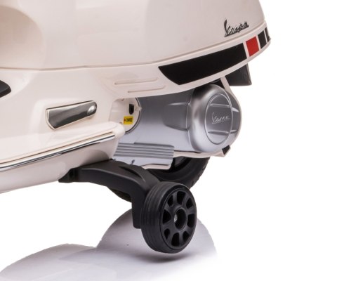Milly Mally Milly Mally Pojazd na akumulator Vespa GTS Super White Milly Mally Milly Mally Pojazd na akumulator Vespa GTS Super White
