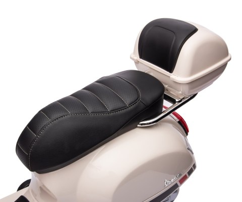 Milly Mally Milly Mally Pojazd na akumulator Vespa GTS Super White Milly Mally Milly Mally Pojazd na akumulator Vespa GTS Super White