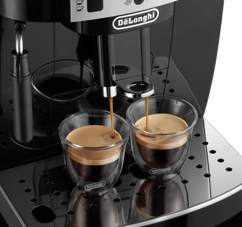Delonghi | Coffee Maker | ECAM22.115.B Magnifica S | Pump pressure 15 bar | Built-in milk frother | Automatic | 1450 W | Black Delonghi | Coffee Maker | ECAM22.115.B Magnifica S | Pump pressure 15 bar | Built-in milk frother | Automatic | 1450 W | Black